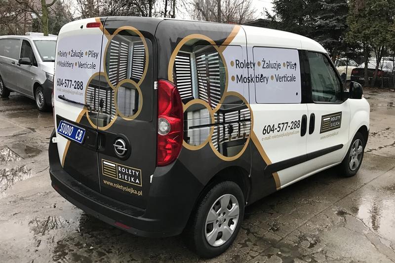 Jak efektywnie wykorzystać reklamę na samochodzie, by przyciągnąć klientów?