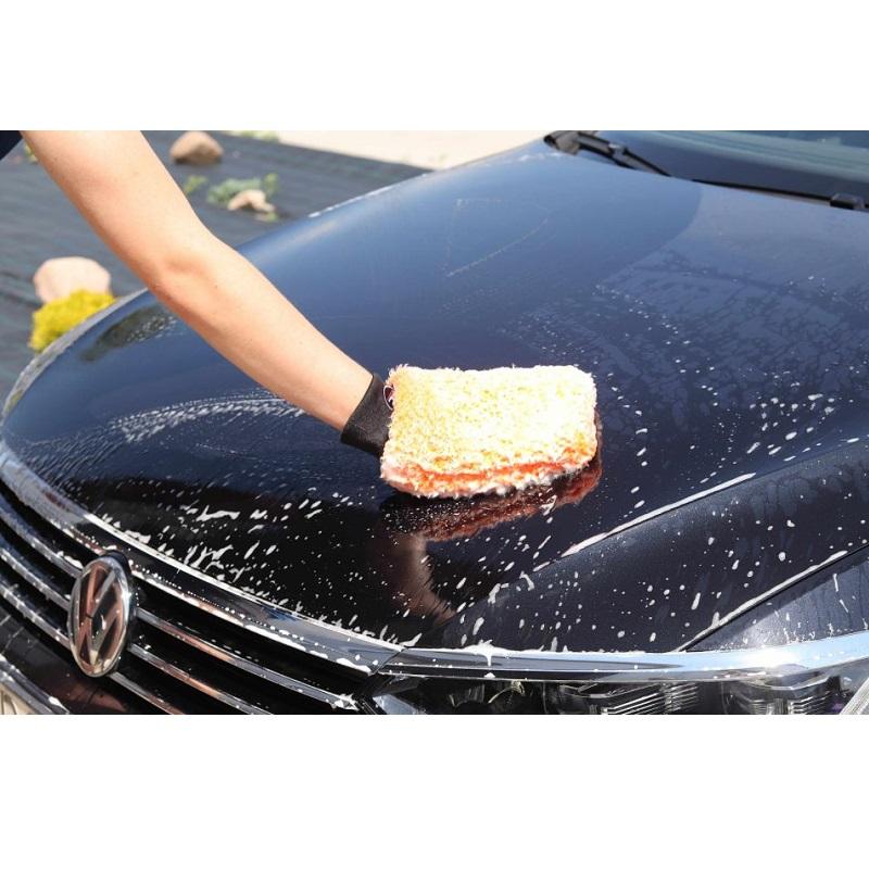 Najlepsze rękawice do mycia auta – jak skutecznie zadbać o swoje auto?