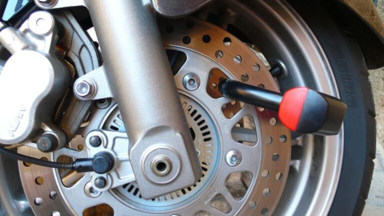 Skuteczne metody na zabezpieczenie motocykla przed kradzieżą