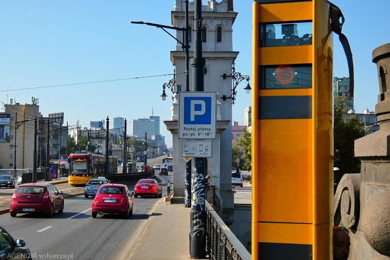 Warszawa w akcji: sześć nowych fotoradarów na moście Poniatowskiego w walce z piratami drogowymi