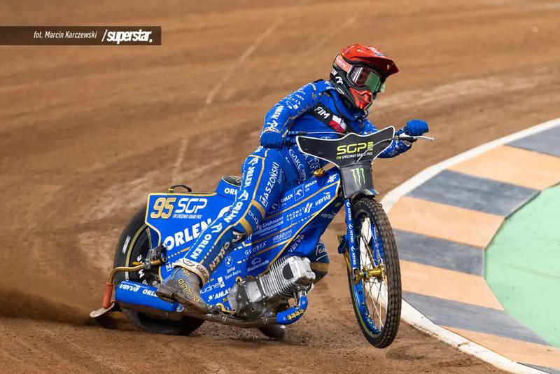 Pasja na torze: odkryj świat motocykli żużlowych